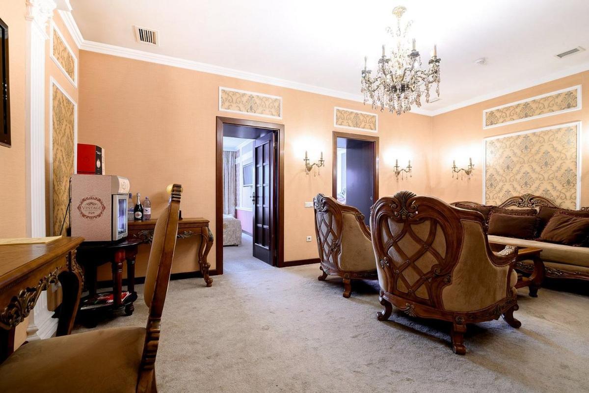 Vintage Boutique Hotel Astana Buitenkant foto